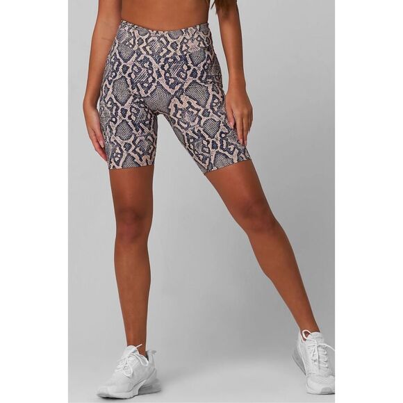 LiCi Fit workout Set size M/L in Python Scrunch Butt Bike Shorts & Racerback Bra - Picture 4 of 16